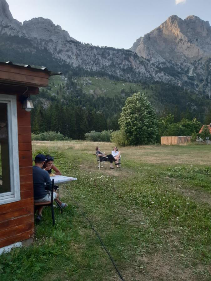 Bujtina 2 Hotel Valbone Bagian luar foto