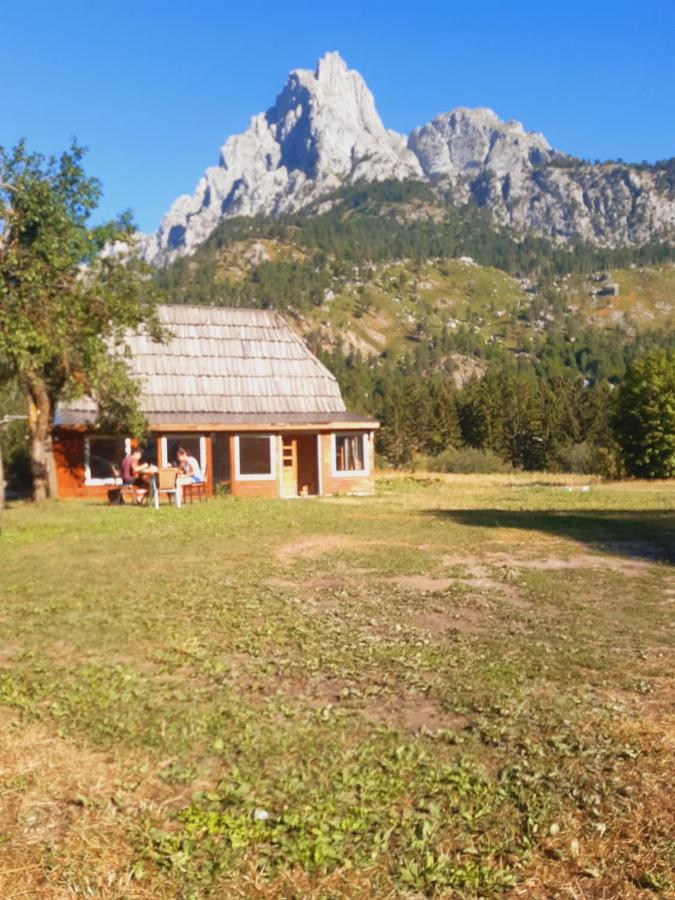Bujtina 2 Hotel Valbone Bagian luar foto
