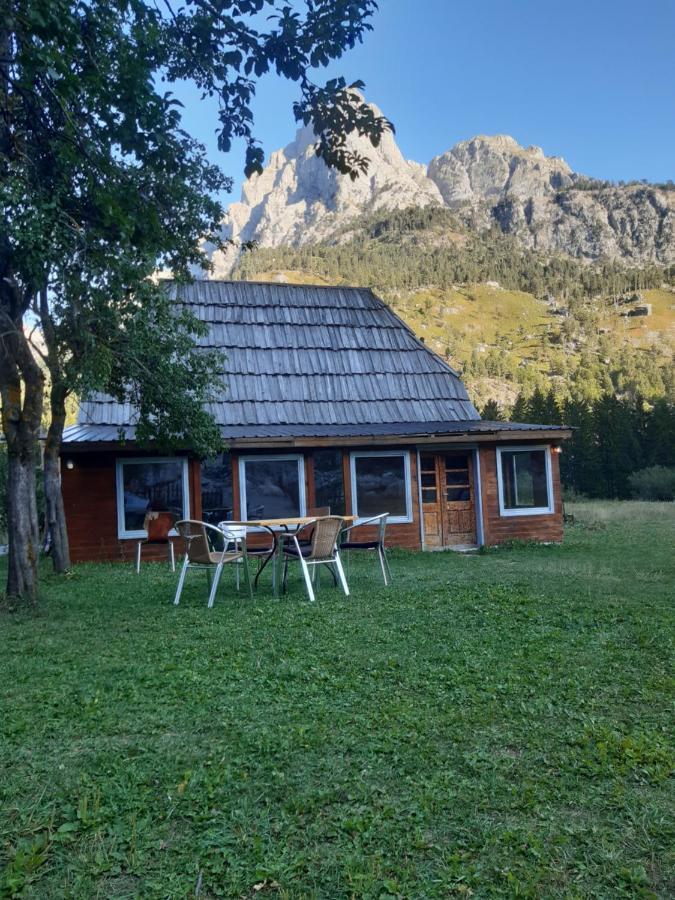 Bujtina 2 Hotel Valbone Bagian luar foto