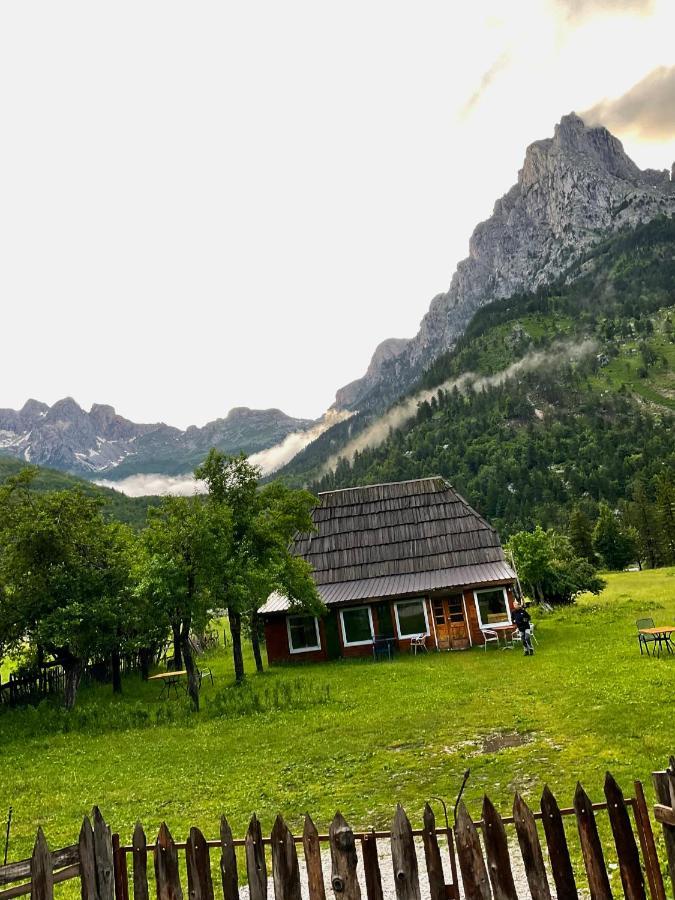 Bujtina 2 Hotel Valbone Bagian luar foto