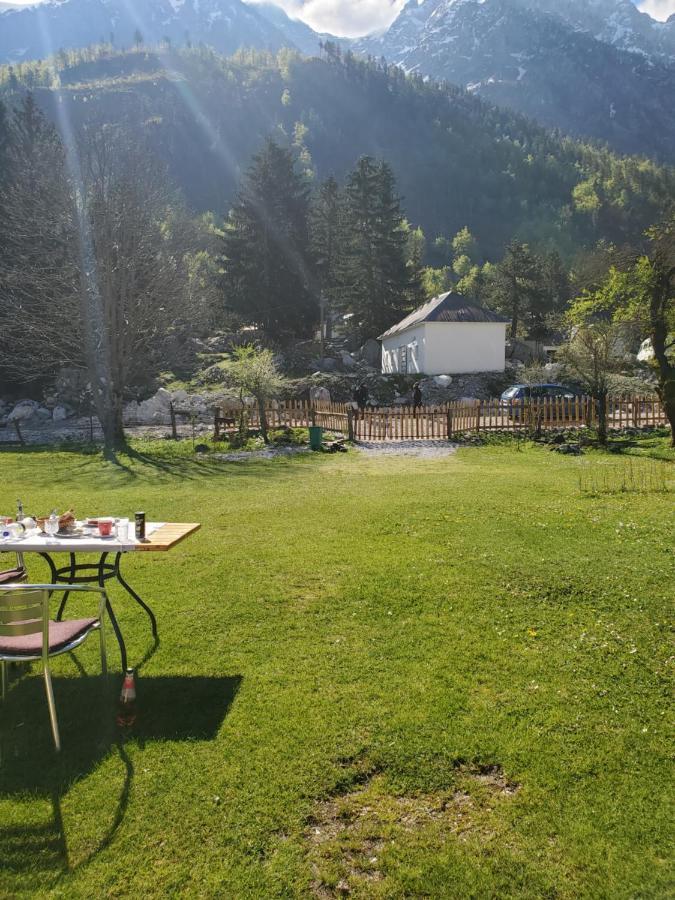 Bujtina 2 Hotel Valbone Bagian luar foto