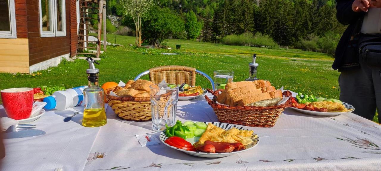 Bujtina 2 Hotel Valbone Bagian luar foto